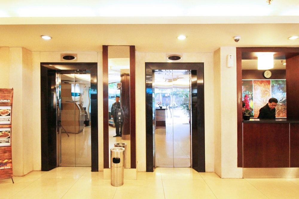 Collection O 7 Hotel Melawai Jakarta Eksteriør billede